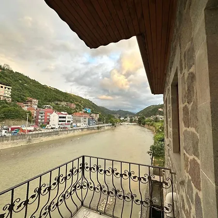 Her Yere Yakin Luesk Oezel Villa