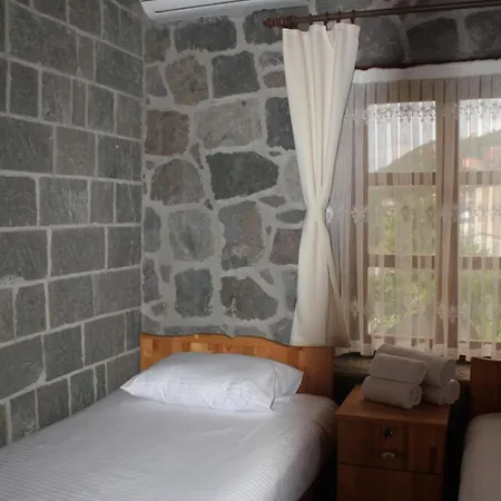 Yere Yakin Luesk Oezel 酒店