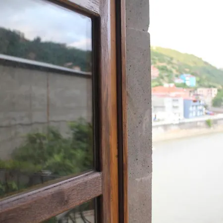 Yere Yakin Luesk Oezel * 特拉布宗